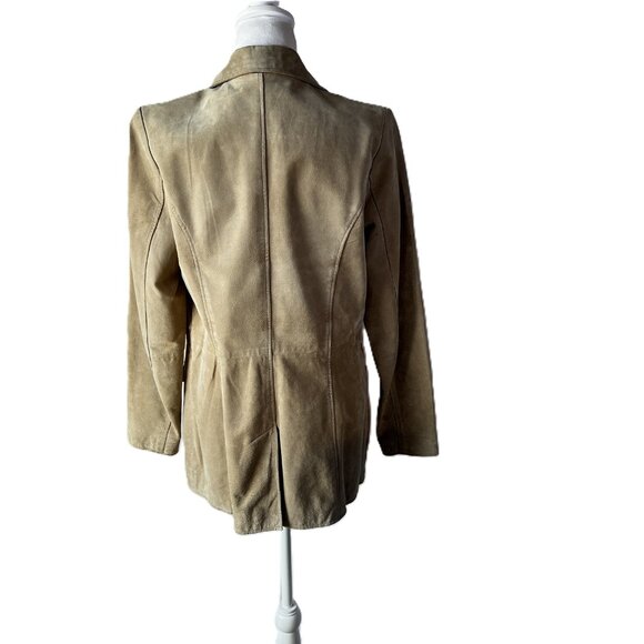 NEW LOOK Edgy Elegance: Quiet Luxury Tan Suede Blazer Flattering & Sophisticated - Picture 6 of 16